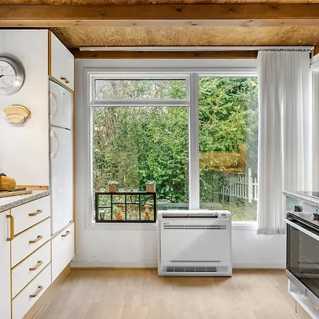 Stunning In Idestrup With Kitchen Feriehus